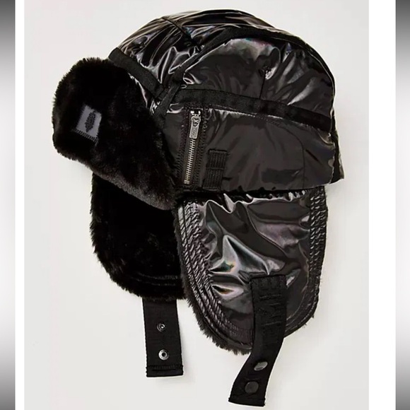 4033. Free People Supernova Puffer Trapper - Picture 2 of 5